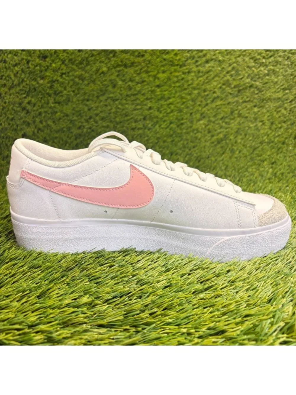 Nike Blazer Low Platform Womens Size 11.5 White Athletic Leather Shoes Sneakers